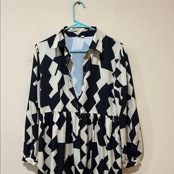 ❤️3 for$10❤️ Black and White Geometric Print Dress - Picture 2 of 4